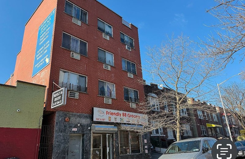 3550 92nd St, Jackson Heights, NY 11372