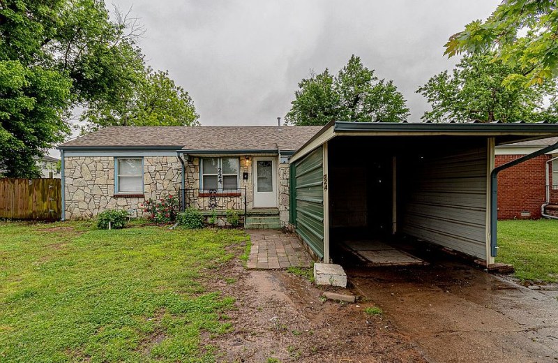 224 E Myrtle Ln, Midwest City, OK 73110
